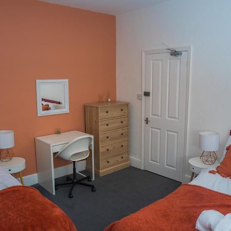 The Private Villa, Northampton Centre, 9 Beds, 5 Bedrooms, Sleeps 12 Exterior foto
