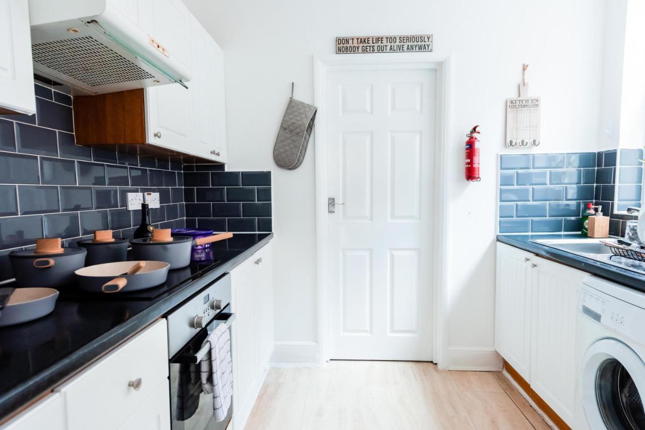 The Private Villa, Northampton Centre, 9 Beds, 5 Bedrooms, Sleeps 12 Exterior foto