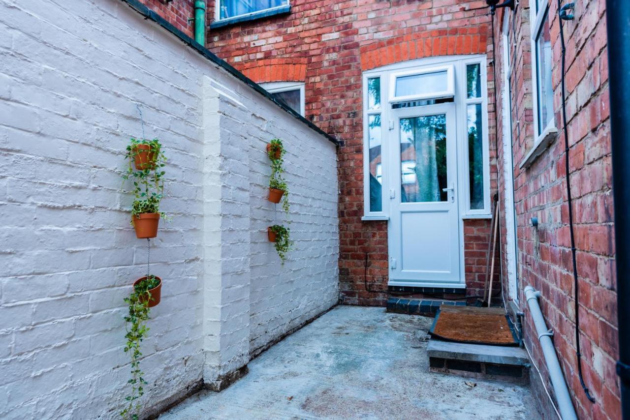 The Private Villa, Northampton Centre, 9 Beds, 5 Bedrooms, Sleeps 12 Exterior foto