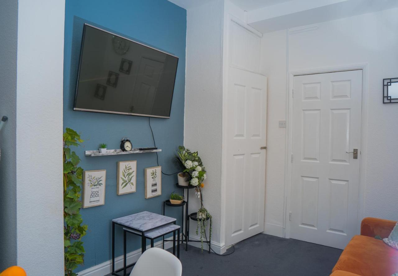 The Private Villa, Northampton Centre, 9 Beds, 5 Bedrooms, Sleeps 12 Exterior foto